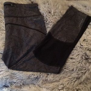 Dri-Fit cropped leggings